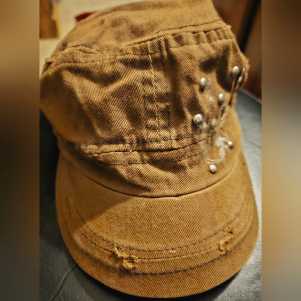 Ladies/Unisex Y2K Streetwear small brim hat, size small. Great condition! Cute! - Picture 3 of 6